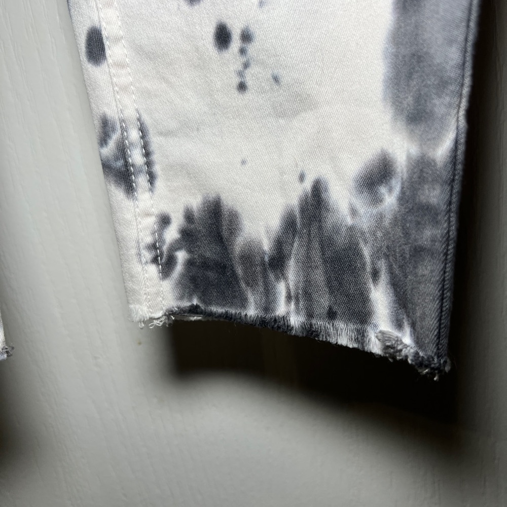 HUE DENIM Mod Modern Denim High Rise Skimmer Tie Dye. Size Small - Picture 3 of 8